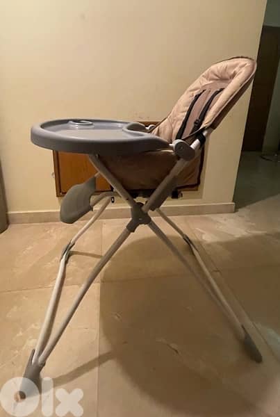 High chair 0