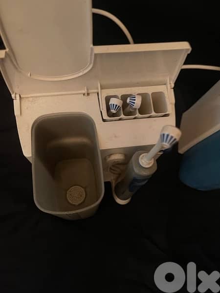 BRAUN Oral B water floss and tooth brush 5