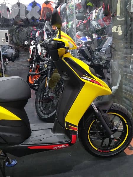 Aprilia SR 125cc 0klm model 2023 two years dealer warranty 0