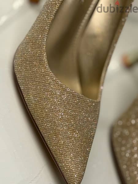 Hand and showlder bag; gold color and high quality. sac 14