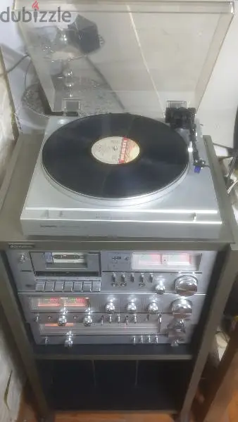 General vintage hifi stereo with turntable and disc antique