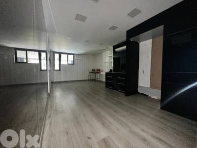 Office for rent in Verdun مكتب للايجار في فردان