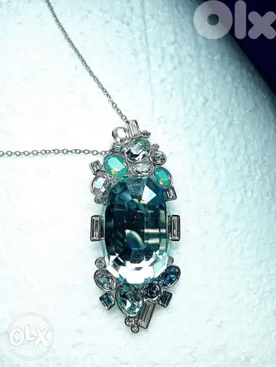 Neckless original swarovski with authentication