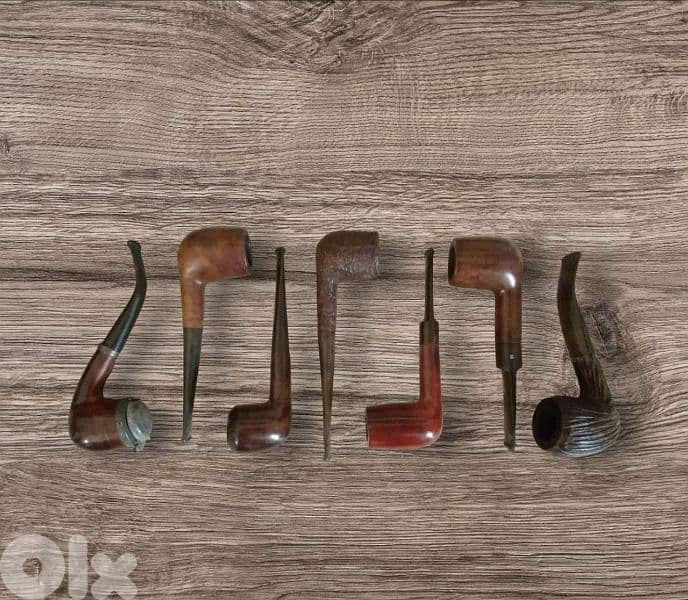 8 vintage wooden pipes 0