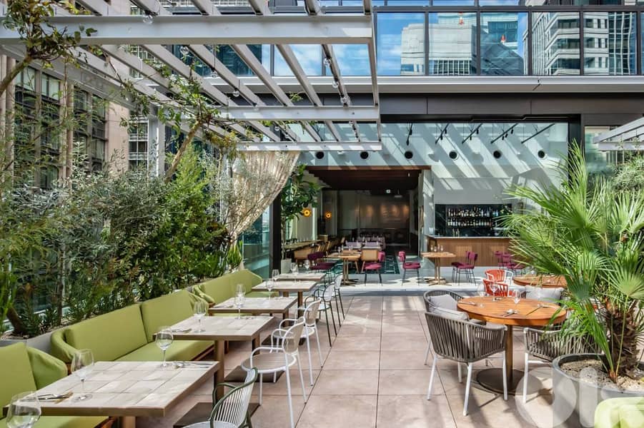 RESTAURANT IN THE HEART OF DOWNTOWN + TERRACE (415SQ) , (BTR-275) 0