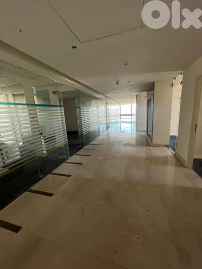 HIGH-END OFFICE IN THE HEART OF DOWNTOWN (850SQ) 25 OFFICES ,(BTR-275)