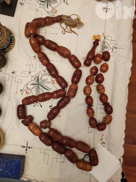 Two decorative carved wood. (Nice Price) 0