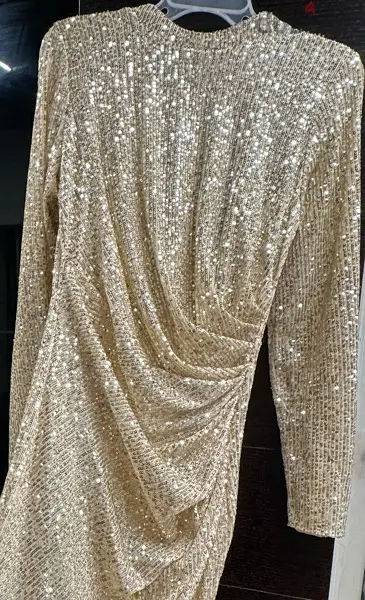 short dress with long sleeve; gold color