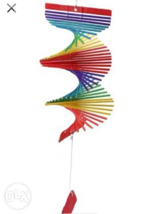 3D wind spining colorful wood hanger 10 $ 0