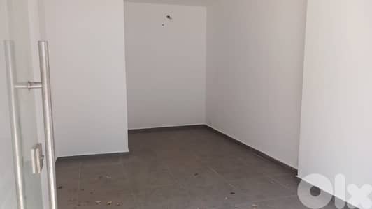 L15285-Spacious Showroom For Rent In Mtayleb