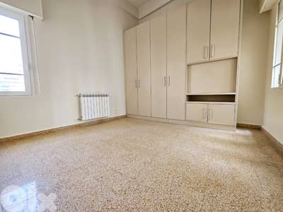 RA24-3425 Fully Renovated Vintage Apartment for Rent in Clemenceau