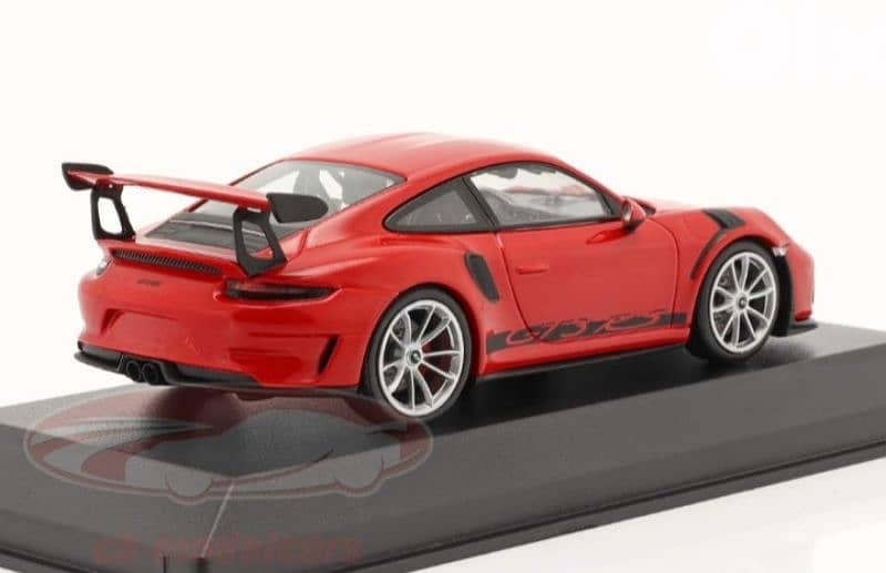 Porsche GT3 RS diecast car model 1;43. 3