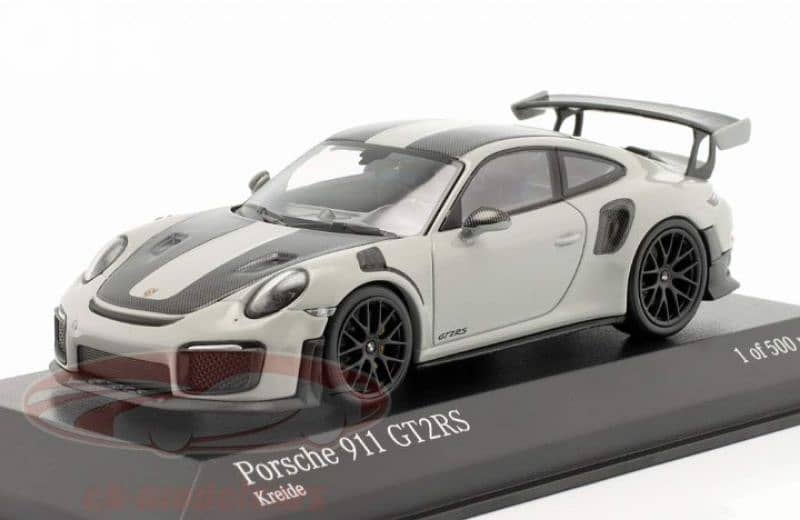 Porsche GT2 RS diecast car model 1;43. 1