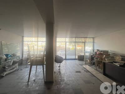 L15312- Showroom with High Ceiling for Rent in Achrafieh
