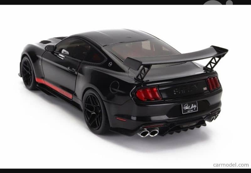 Mustang Shelby GT500 Code Red '22 diecast car model 1;18. 2