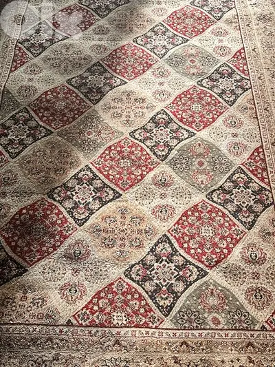 سجاد عدد ٣ مع مدعستين للبيع