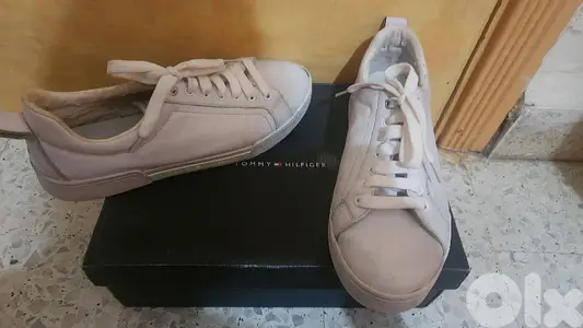 Tommy Hilfiger trainers shoes size 40