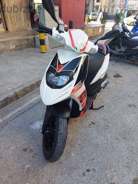 aprilia 2023 ABS 2