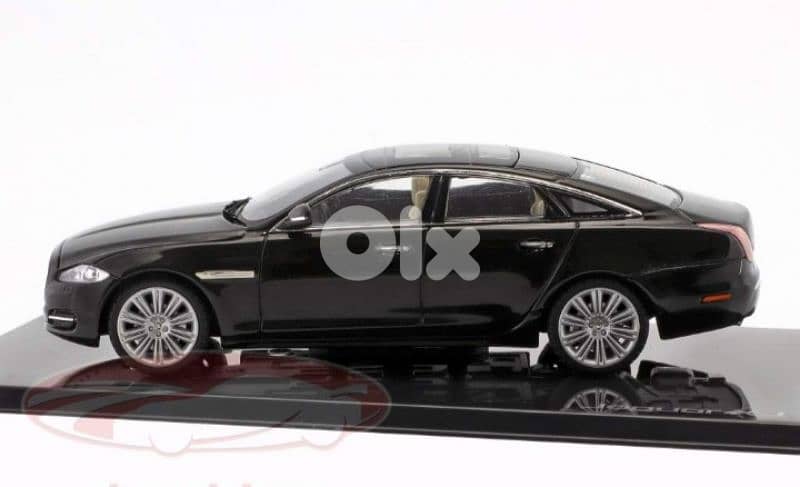 Jaguar XJ diecast car model 1;43. 2