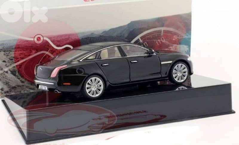 Jaguar XJ diecast car model 1;43. 4