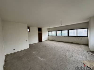 Office for sale in Jdeideh مكتب للبيع في جديدة