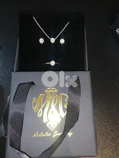 Natural diamond illusion set
