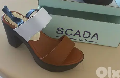SCADA Haven Sandals size 39