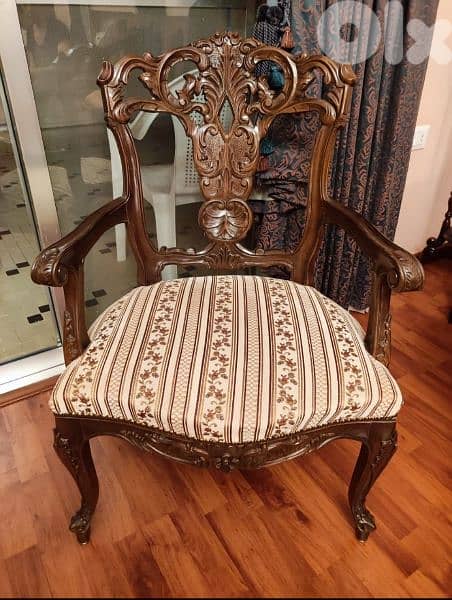 Set of 2 beautiful matching Salon chairs. (Revised Price) 0