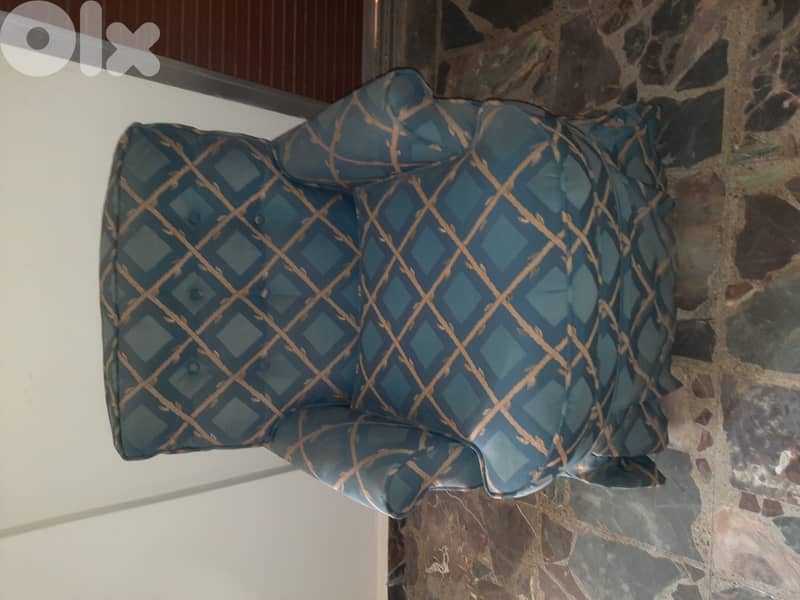 single sofa 1