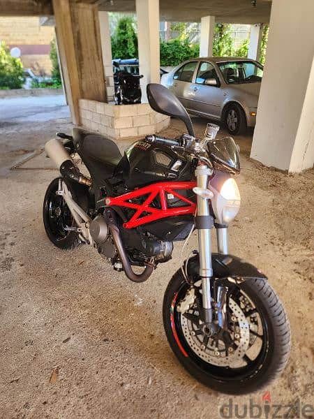 monster 1100cc 4