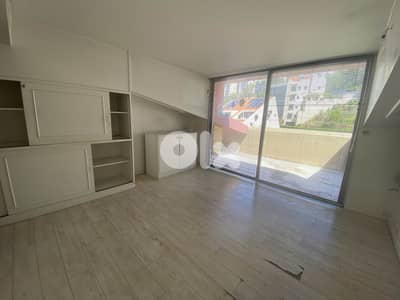 200 SQM Prime Location Office/Polyclinic in Rabweh, Metn