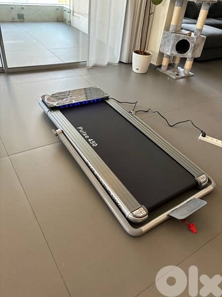 Foldable underbed treadmill 2.75 HP 125 kg 1