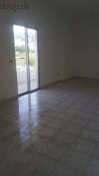 bouar البوار الخط البحري شقة ١ نوم 250$ نظيفة بدون فرش