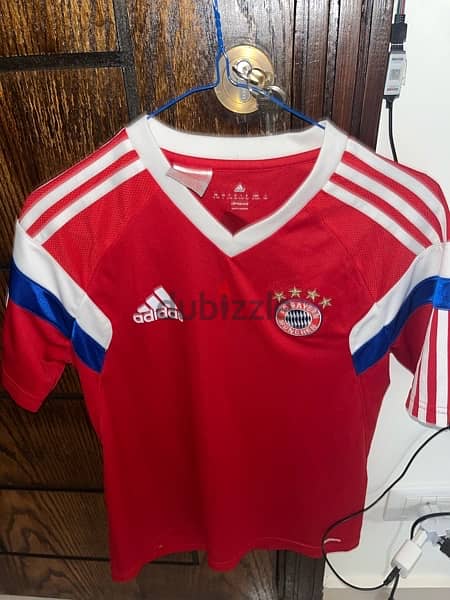 Signed T-shirt from Lewendowski 1