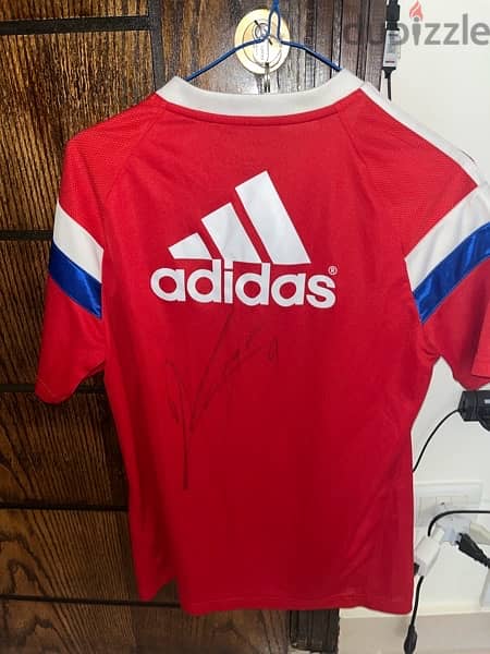 Signed T-shirt from Lewendowski 2