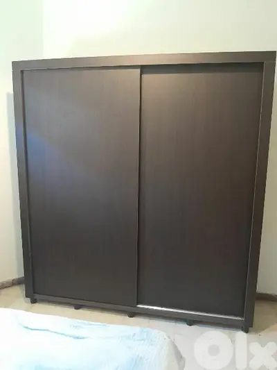 خزانة درفتين سحاب 180 سم