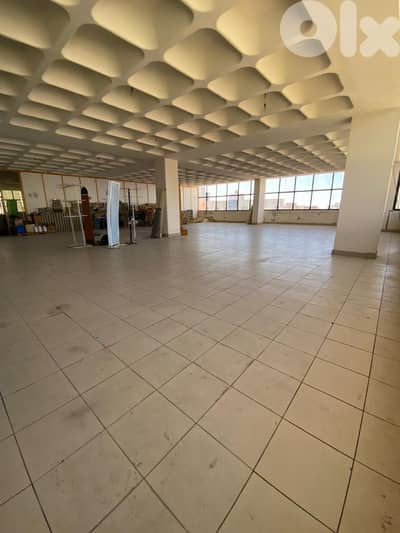 SHOWROOM IN MANSOURIEH HIGHWAY (500SQ) WITH OFFICES , (MANR-200)
