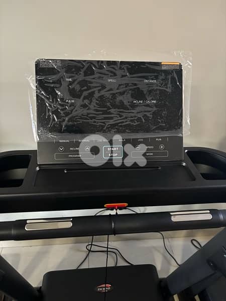 Foldable Motorized Treadmill 2.5 HP 120 kg max user weight 1