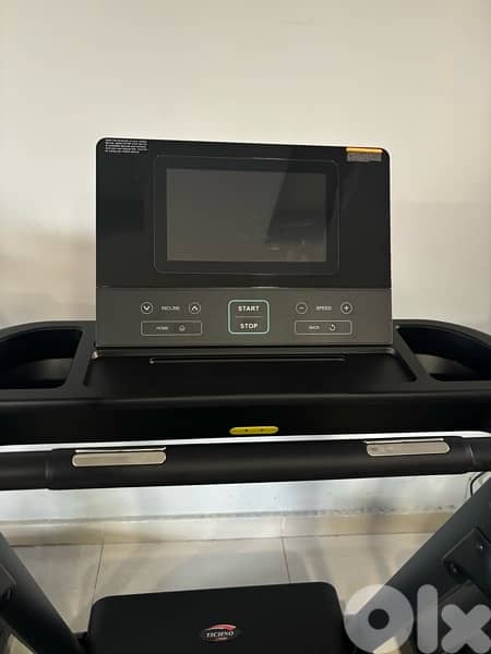 Foldable Motorized Treadmill with TV Andriod Tablet 2.5 HP 120 kg 3