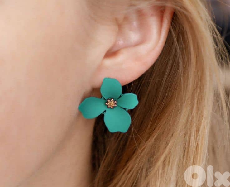 stunning flowers earrings 0