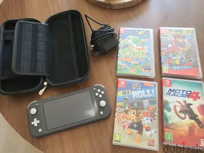 Nintendo switch lite+ 3 games like new