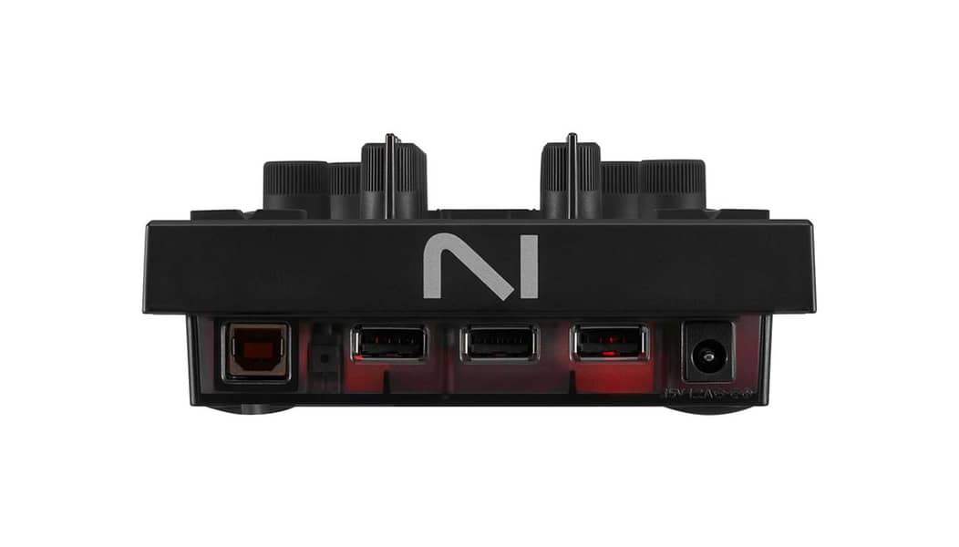 Native Instruments Traktor Kontrol X1 MK3 3