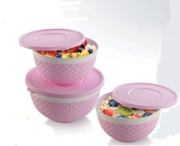 Elegant Ratin tapperwer set 4 pieces 10$ 2