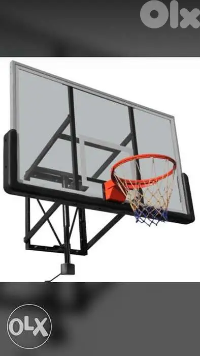 Basketball board with manivel for height control