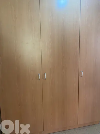 fit in dressing / cupboardخزانة٤ أبواب