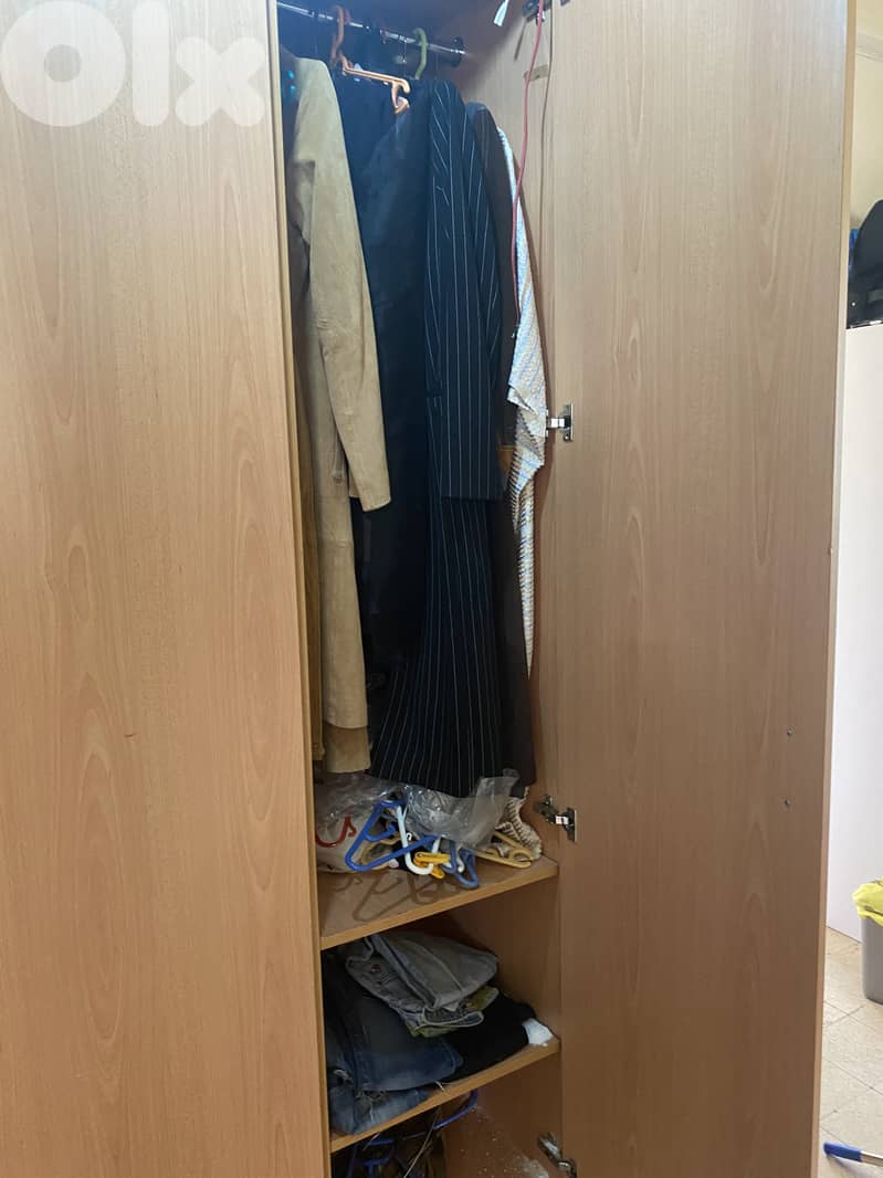 fit in dressing / cupboardخزانة٤ أبواب 1