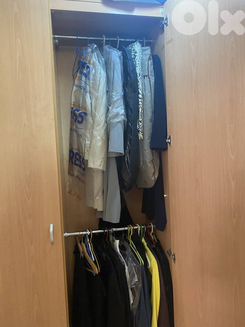 fit in dressing / cupboardخزانة٤ أبواب 2