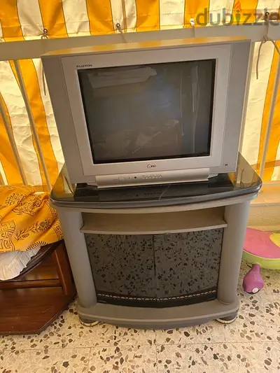 Television LG + table stand