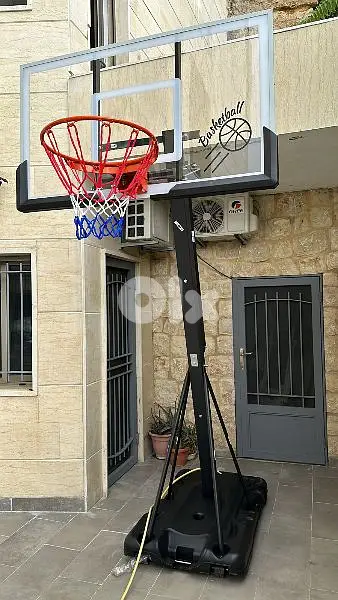 Now 425$ before 600$ movable hoop basketball