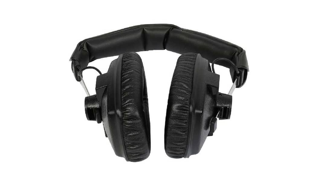 Beyerdynamic DT-100 Monitoring Headphones 1